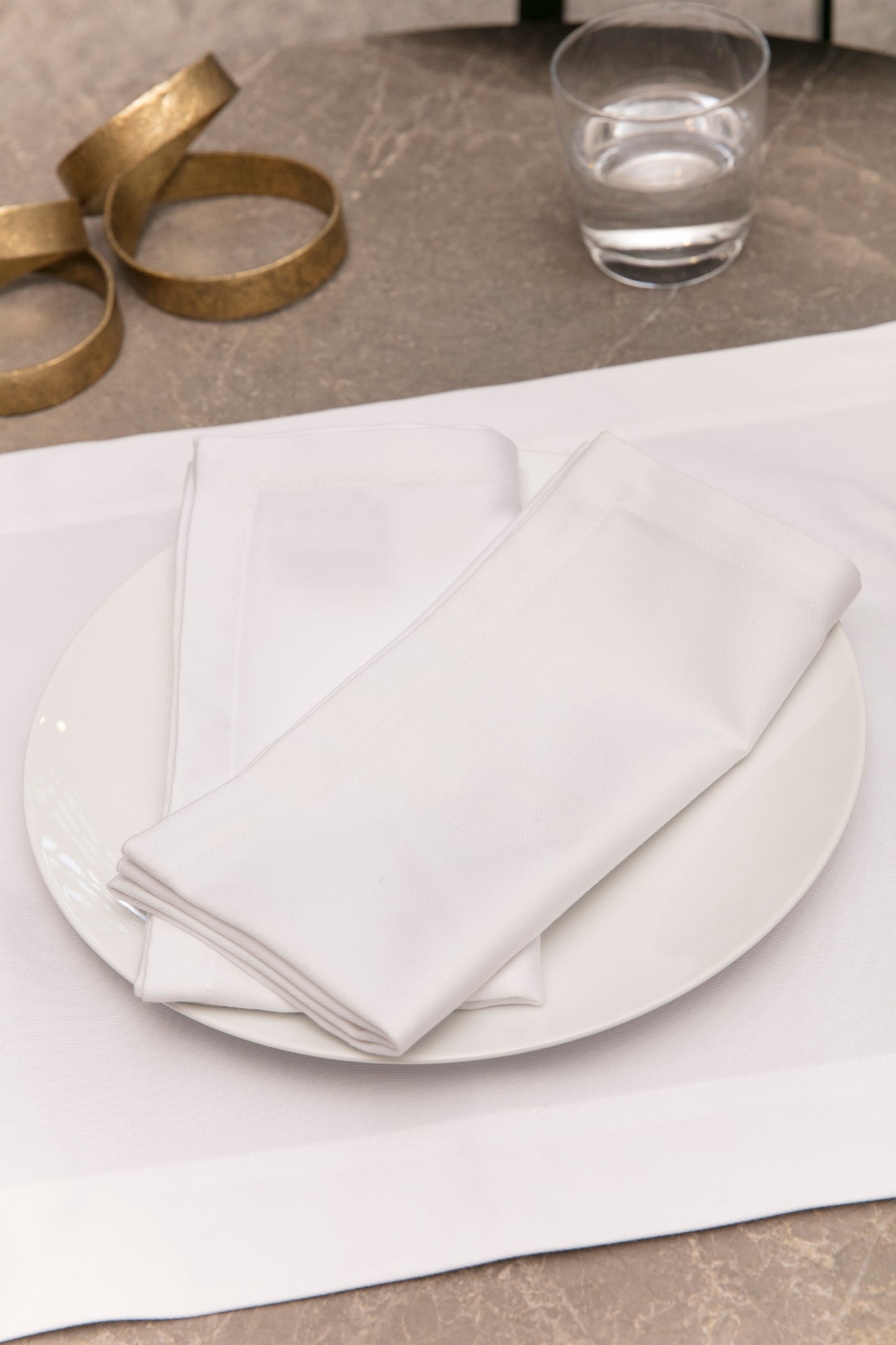 JUEGO DE SERVILLETAS BLANCO LISO (4 SERVILLETAS)