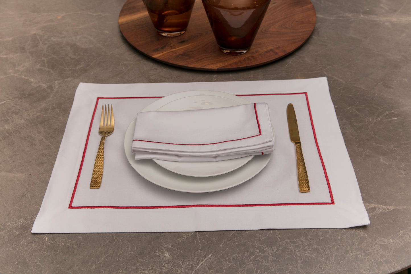 JUEGO DE SERVILLETAS BLANCO CON BORDADO A 1 RAYA (4 SERVILLETAS)